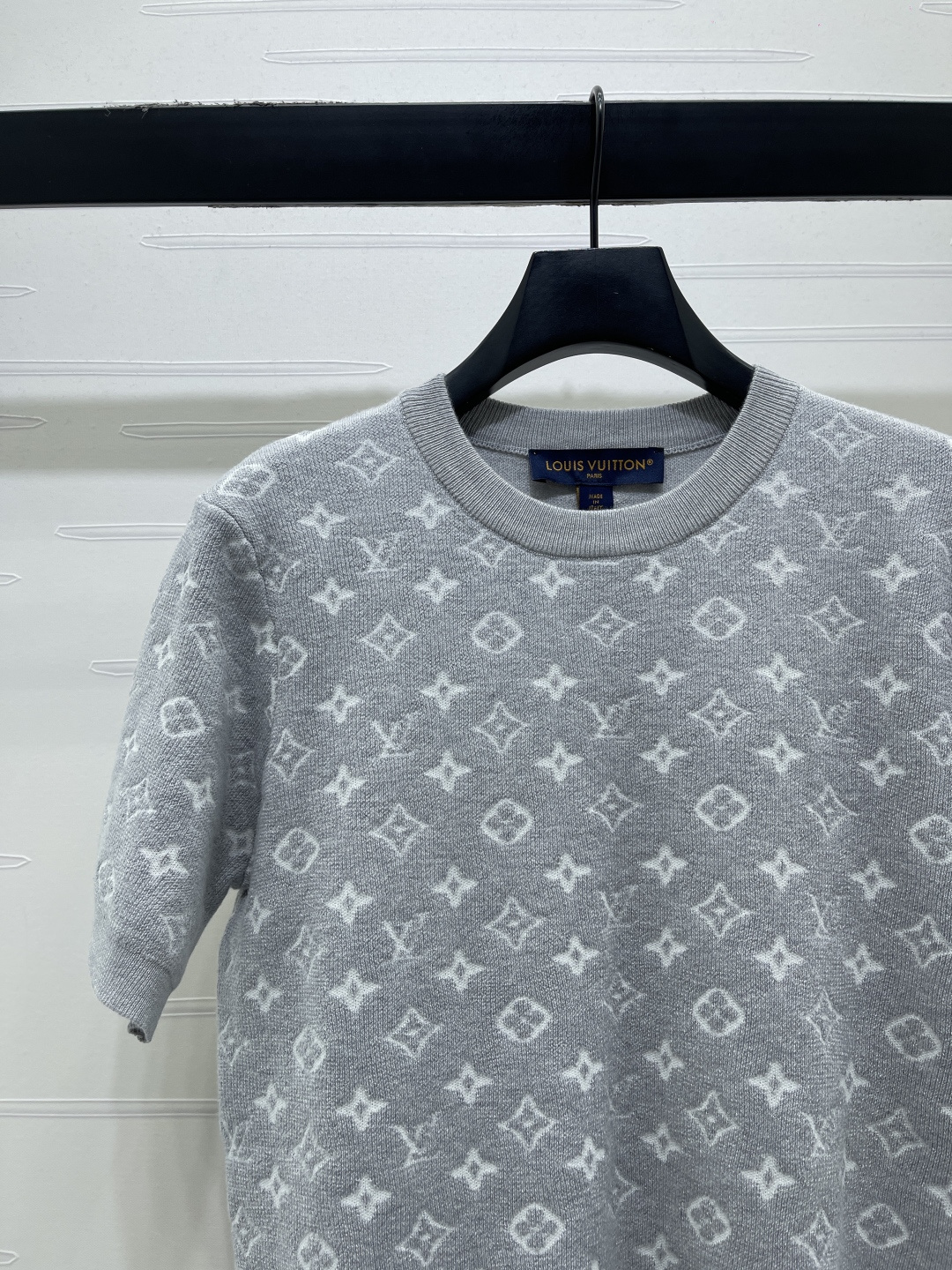 Women's short sleeves